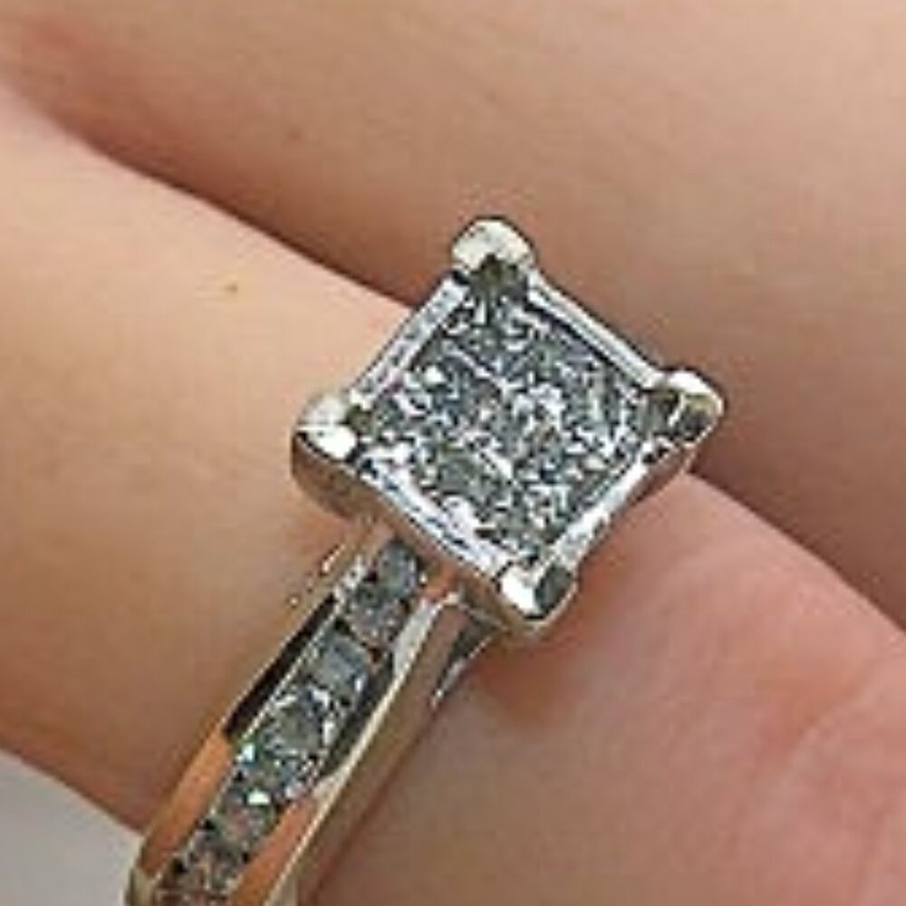 Ladies 1.00CT Natural Diamond Cluster Ring Size 7 in 10 KT Solid White Gold